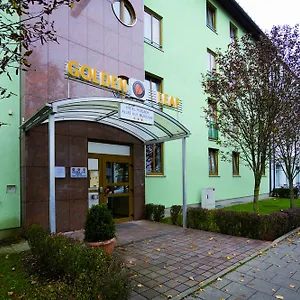 Perlach Allee By Blattl Münih